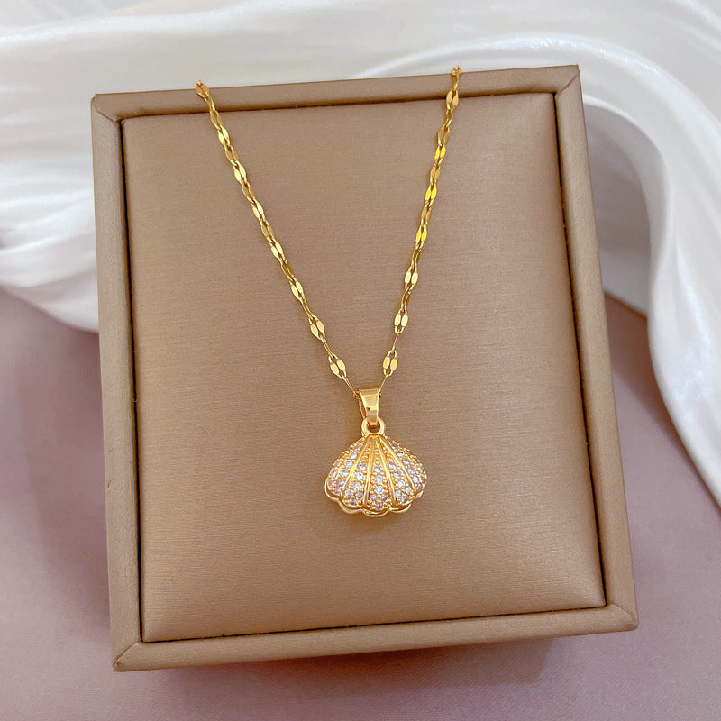 Elegante Muschelperlenkette mit Strasssteinen – Zeitloser Schmuck für jeden Anlass