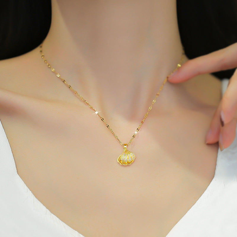Elegante Muschelperlenkette mit Strasssteinen – Zeitloser Schmuck für jeden Anlass
